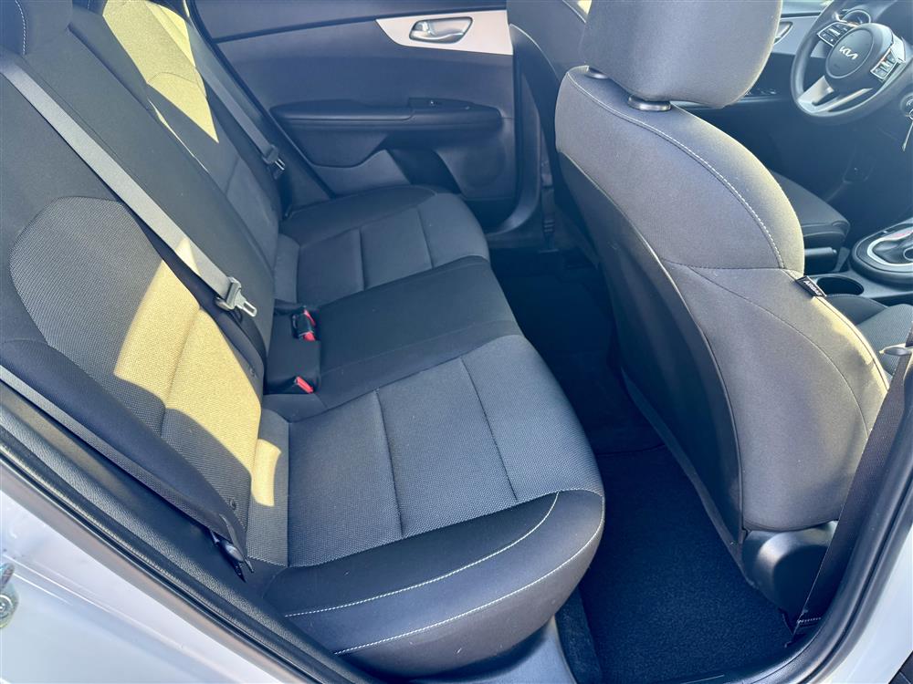 2024 Kia Forte LXS - Photo 9
