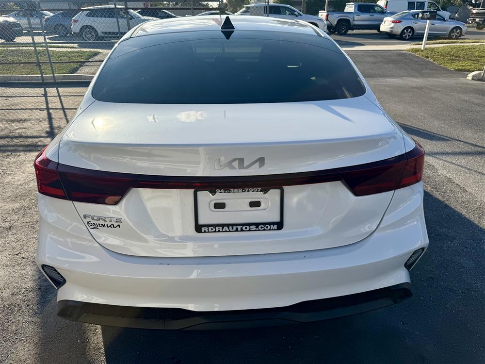 2024 Kia Forte LXS - Photo 6