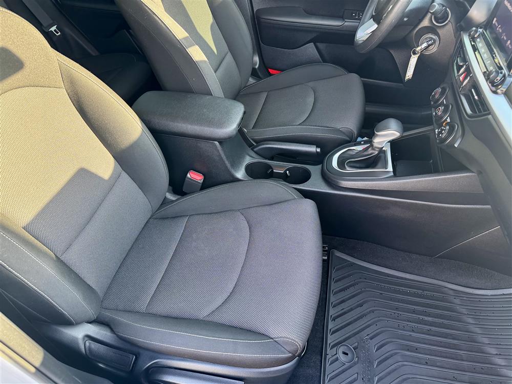 2024 Kia Forte LXS - Photo 7