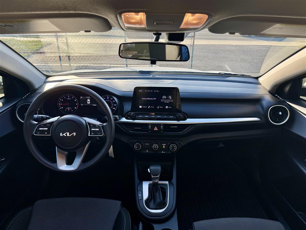 2024 Kia Forte LXS - Photo 16