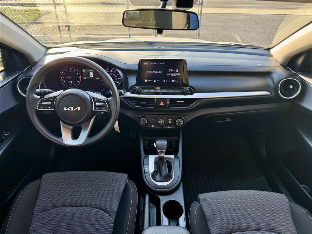2024 Kia Forte LXS - Photo 17